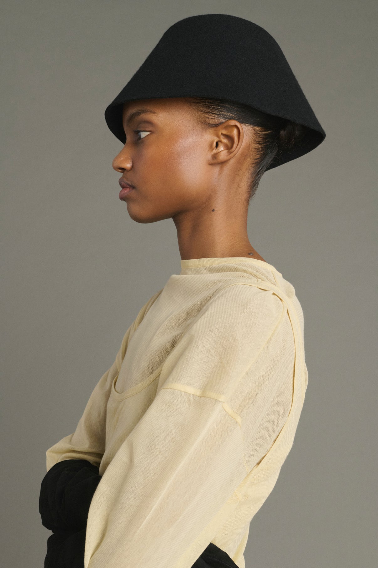 HAT KARRY BLACK vue 3